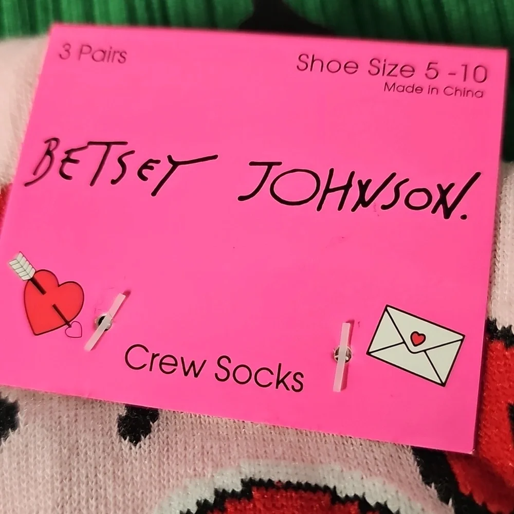 Betsey Johnson Pack of 3 Pairs Red, Gray and Black Heart/Lips Crew Socks NWT